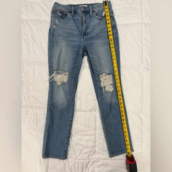 Madewell Distressed Jeans | Medium Wash | Size 28 - Picture 9 of 11